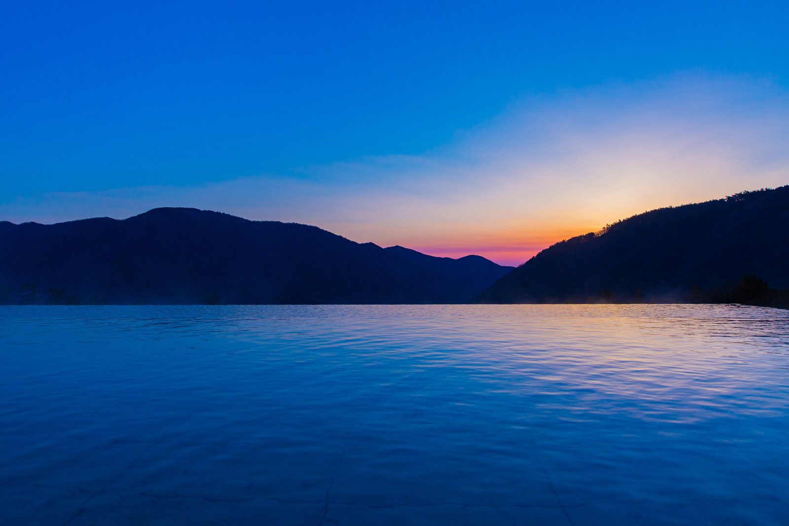 大浴場からみえる箱根外輪山の絶景