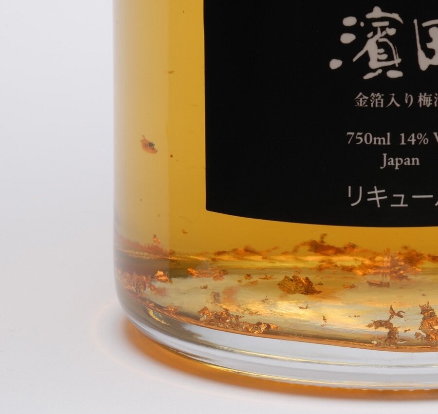 金箔入り梅酒のボトル