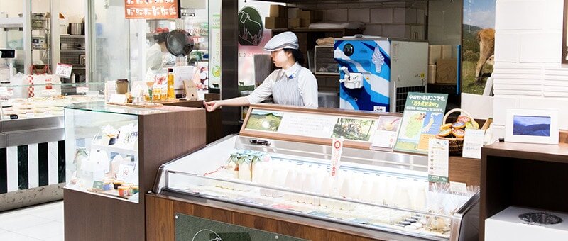 なかほら牧場のショップ