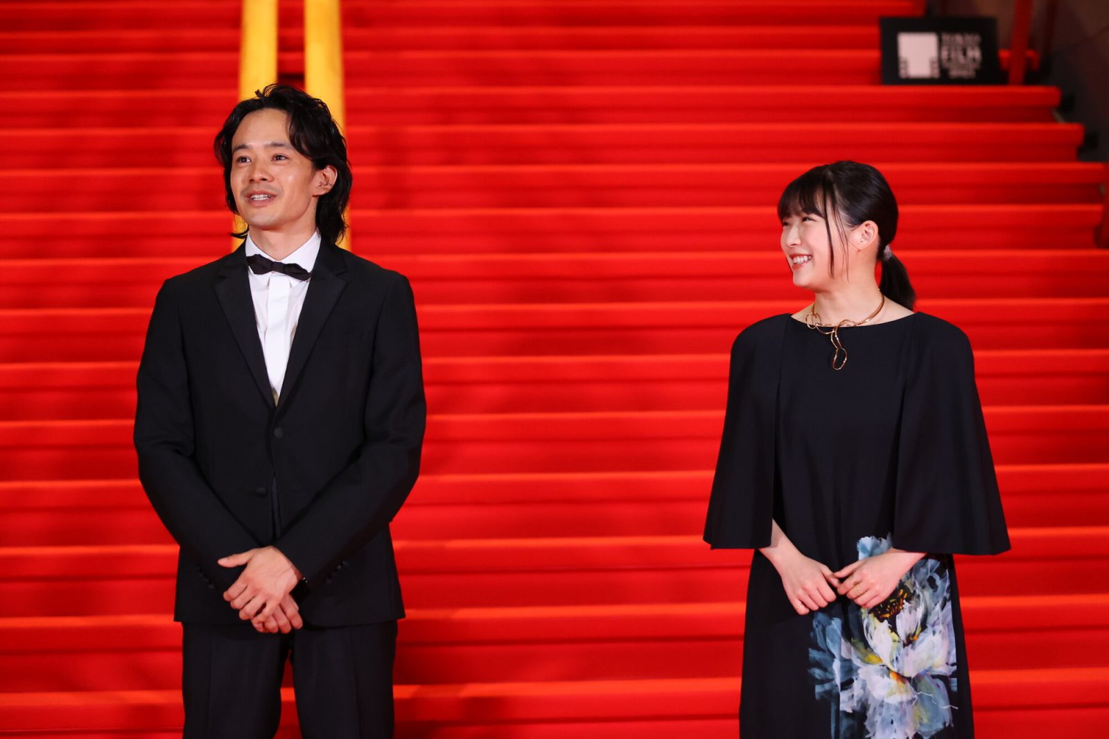 「ちょっと、思い出しただけ」の池松壮亮さんと伊藤紗莉さん