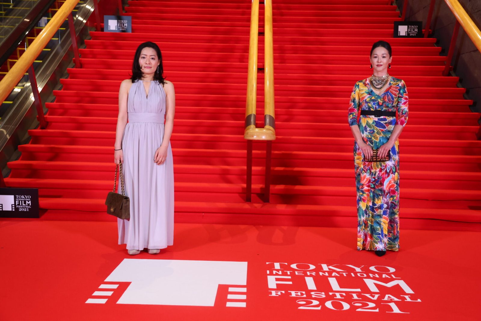 「親密な他人」の中村真夕監督と黒沢あすかさん