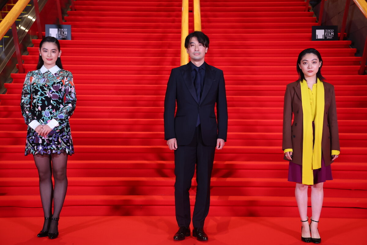 「スパゲティーコード・ラブ」の丸山健志監督と八木莉可子さんと三浦透子さん