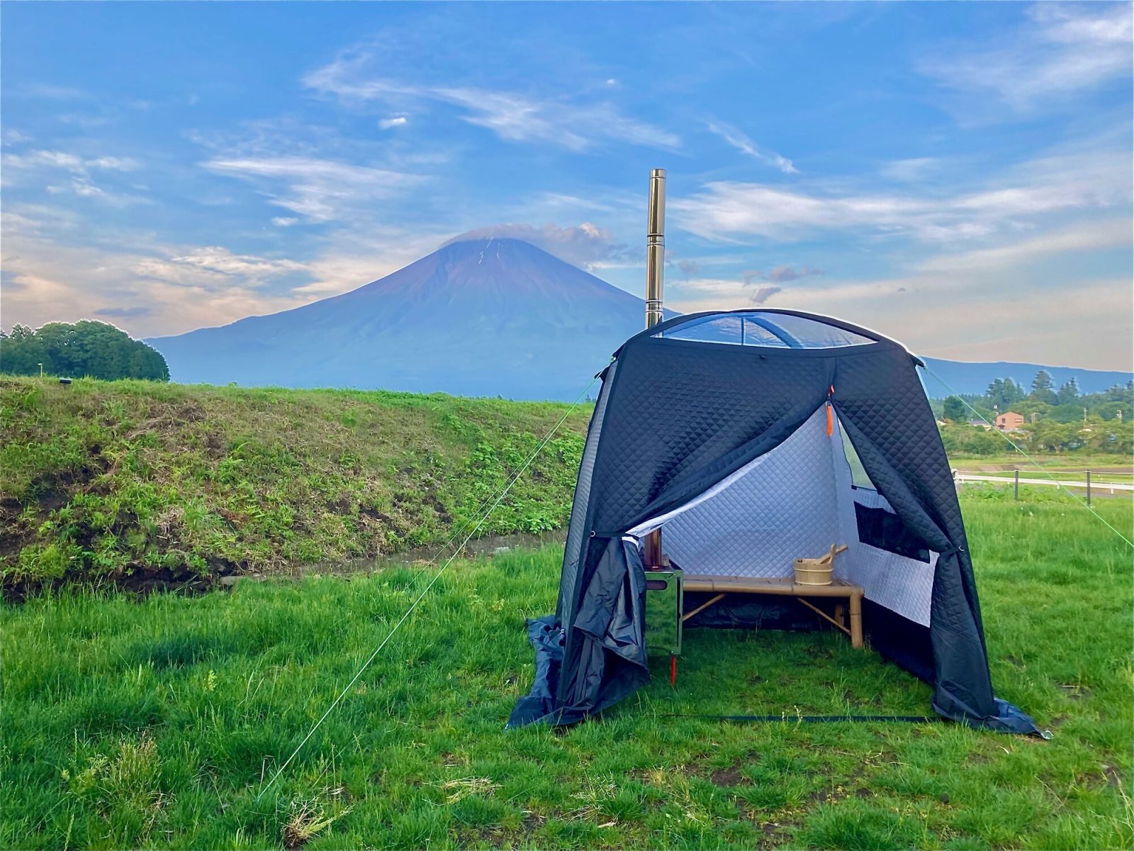 「MT.FUJI SATOYAMA VACATION」のテントサウナ