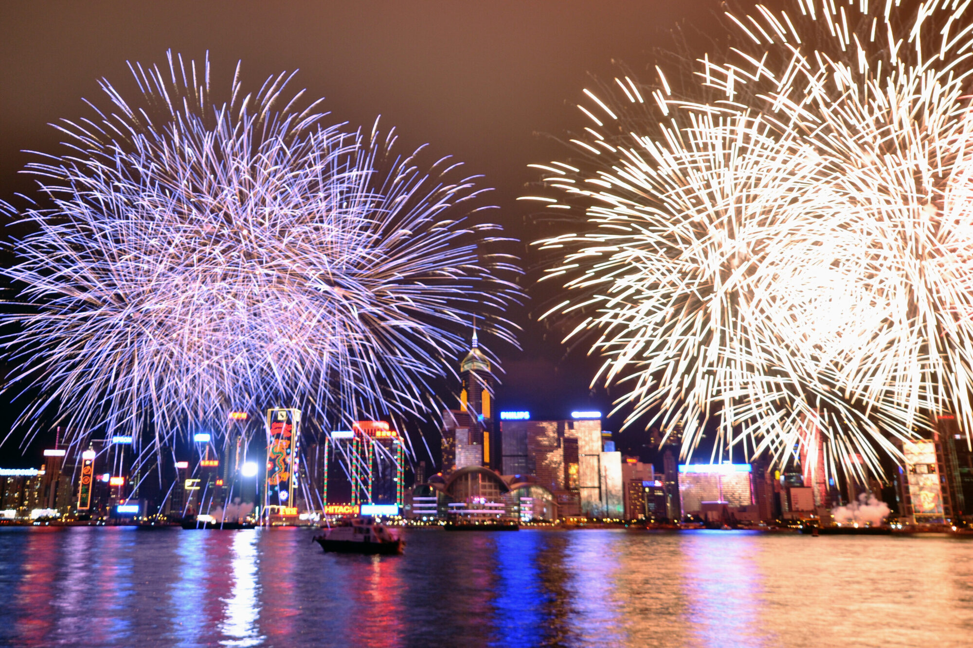 2022年は史上初のアートショー？世界が注目する香港の年越しを体験しよう！