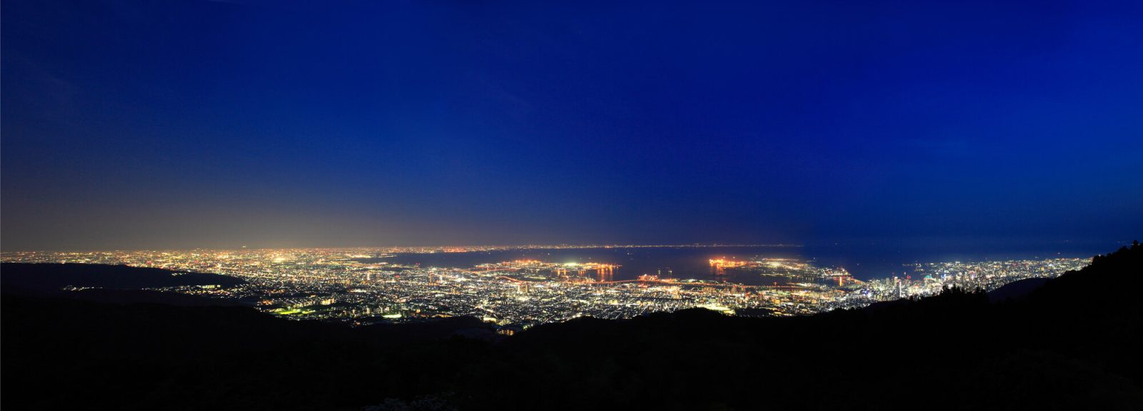 掬星台からの夜景