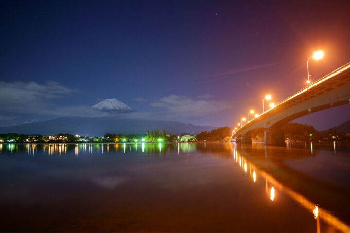 ムーンライトヴィラ 河口湖大橋付近の河口湖と富士山