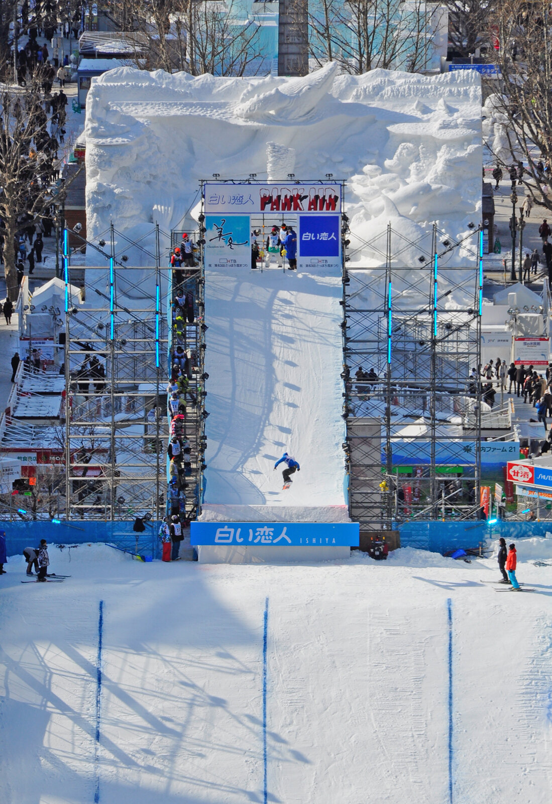 さっぽろ雪まつり大通会場のジャンプ台
