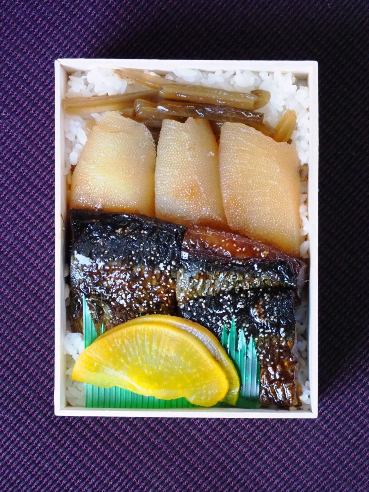 鰊と数の子が詰まった鰊みがき弁当