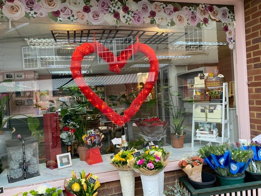 イギリスの、バレンタイン仕様になった花屋