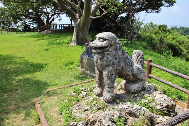 日本最古のシーサー「富盛の石彫大獅子