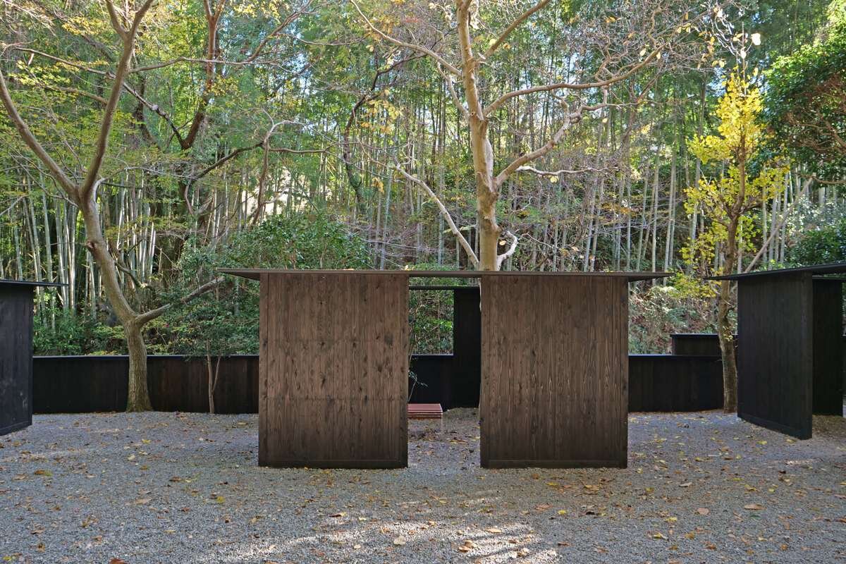 万葉公園のベンチ