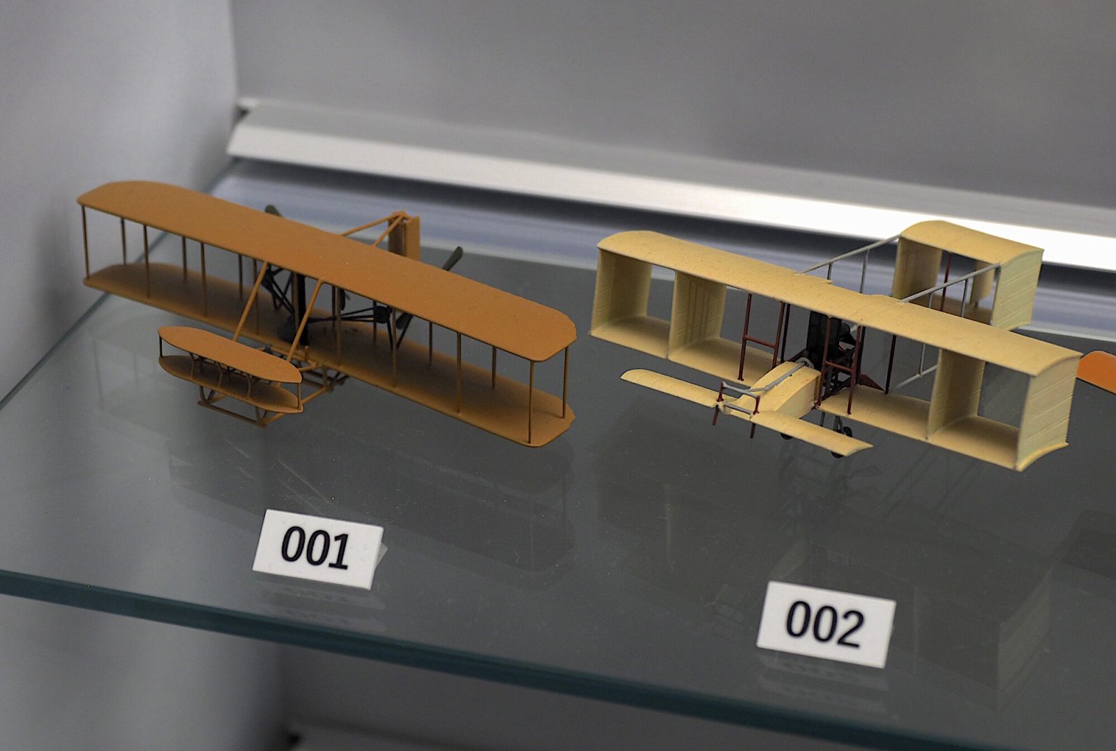 航空博物館にある、動力飛行機の模型