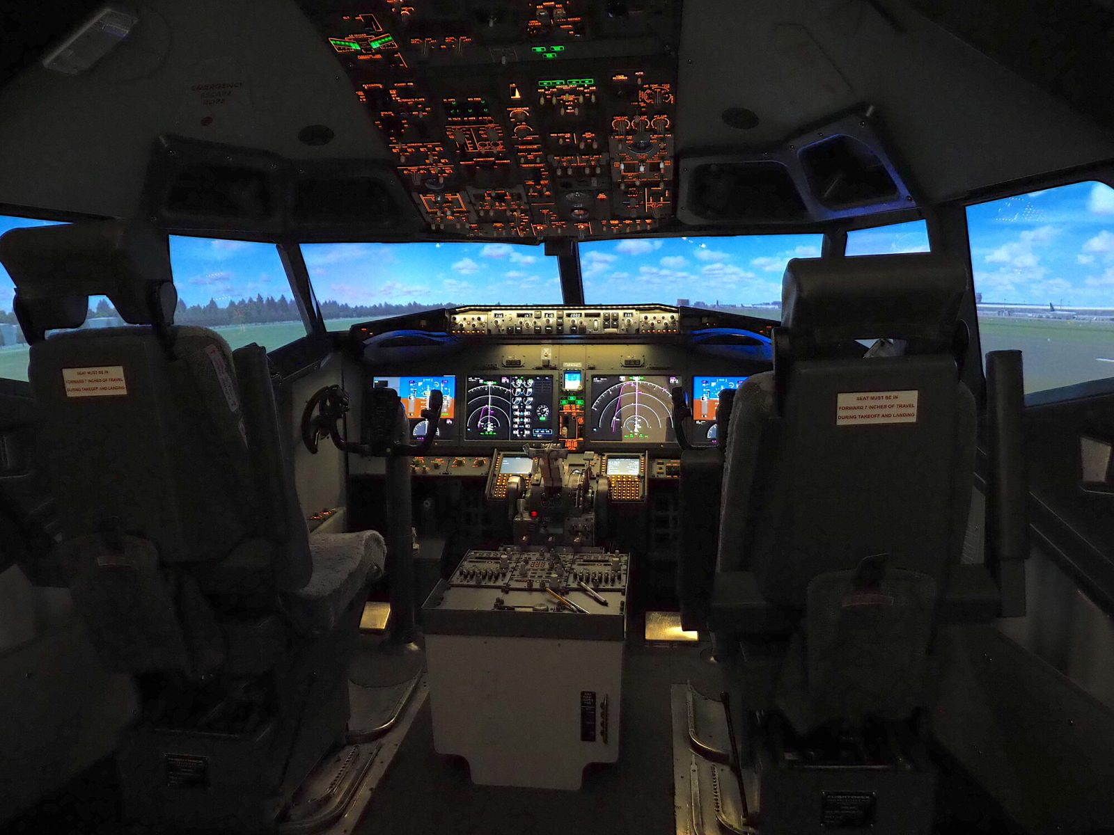 航空博物館にあるB737MAXのフライトシミュレーター