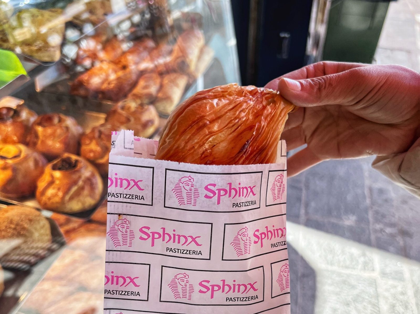 マルタで販売されてるパスティッツィ