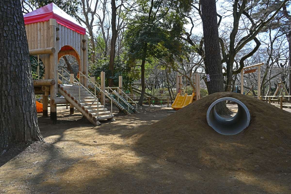 清水公園の幼児専用エリアにある土管トンネル