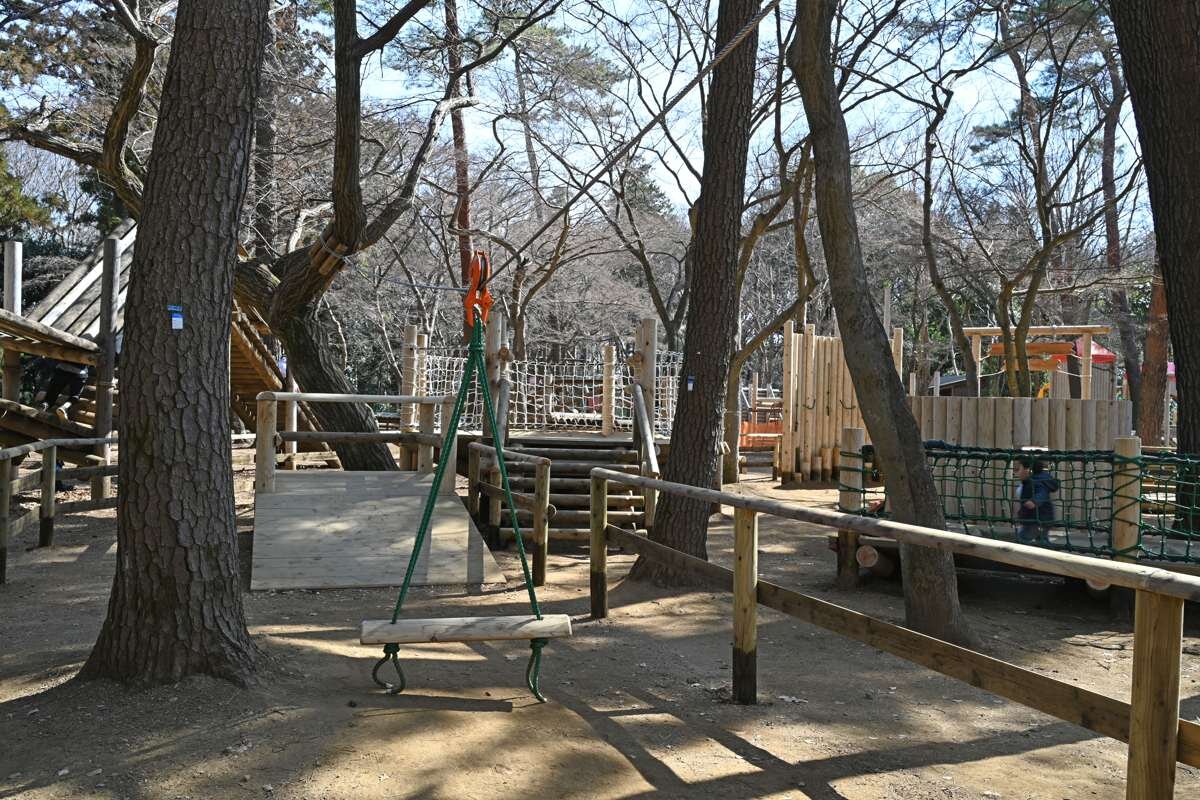清水公園にある幼児専用の人間ロープウェイ