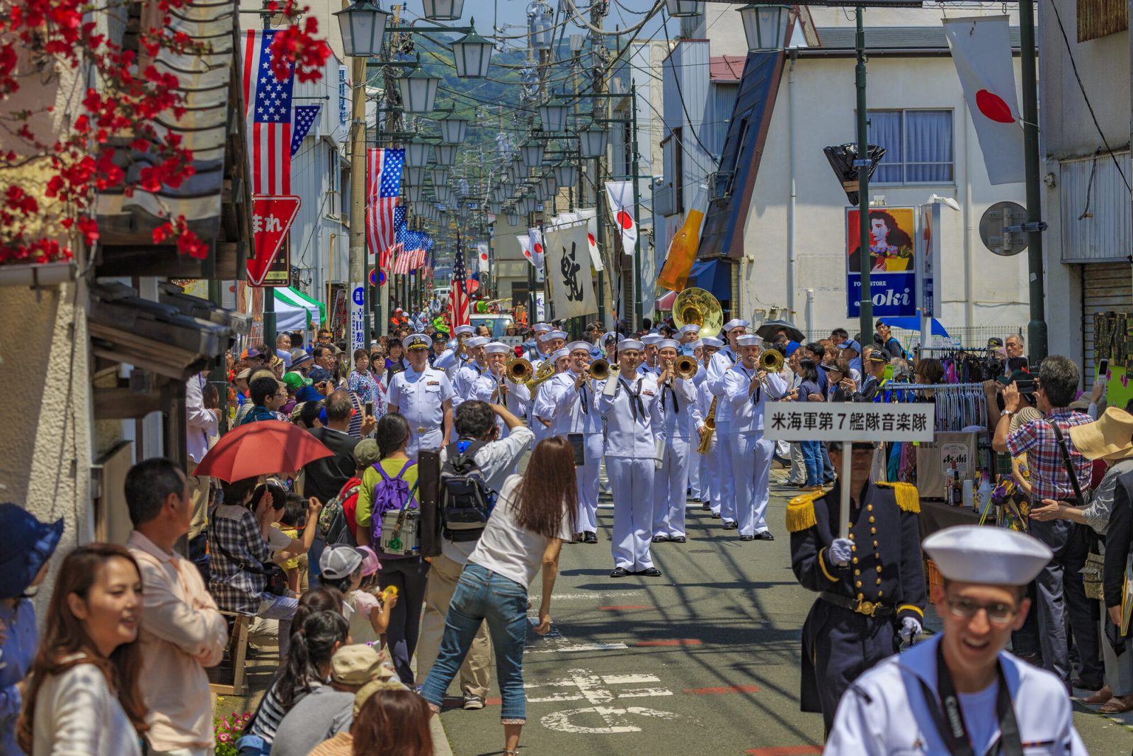 静岡県下田市の黒船祭のパレード