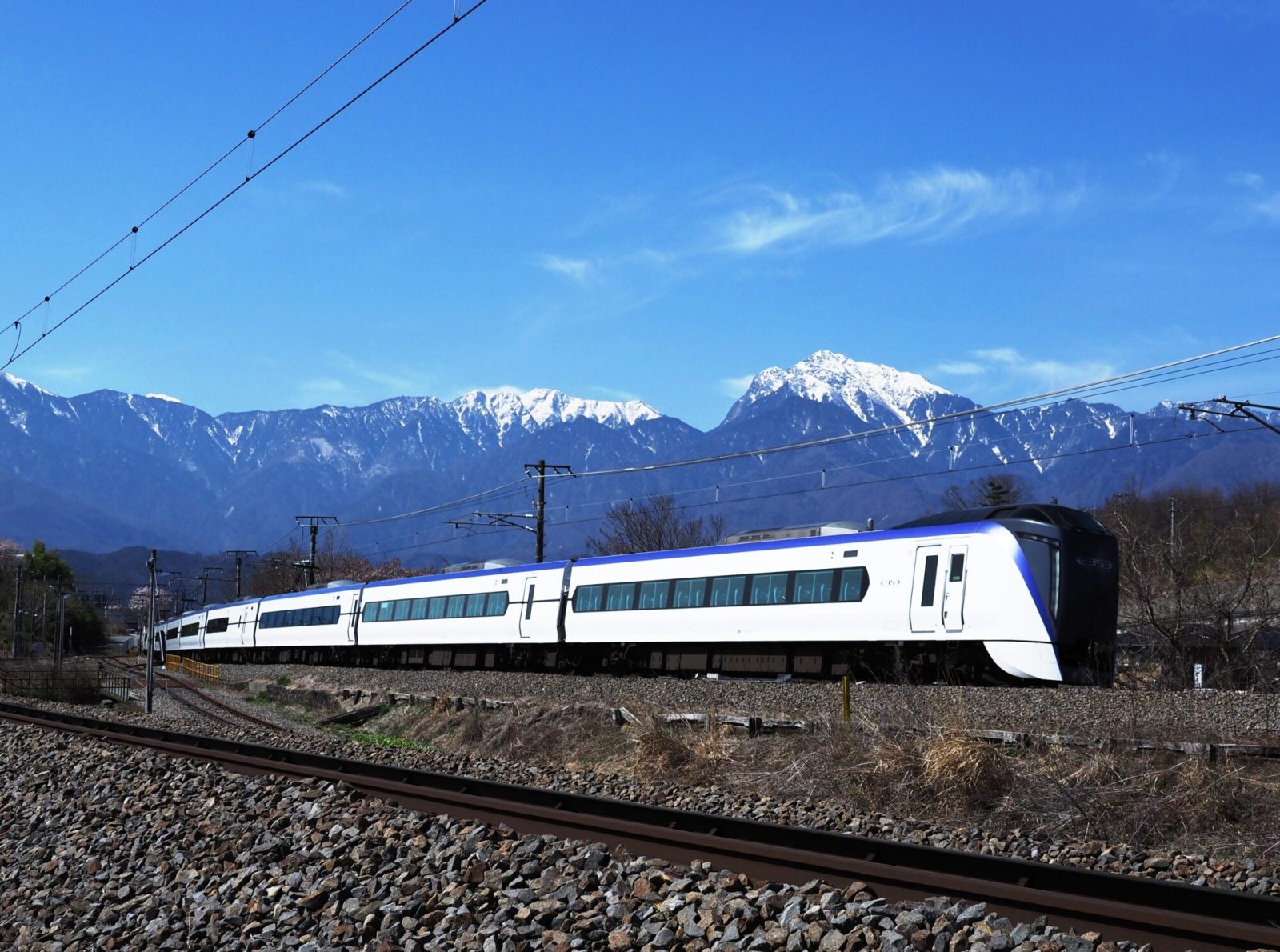 中央本線を走る「あずさ号」