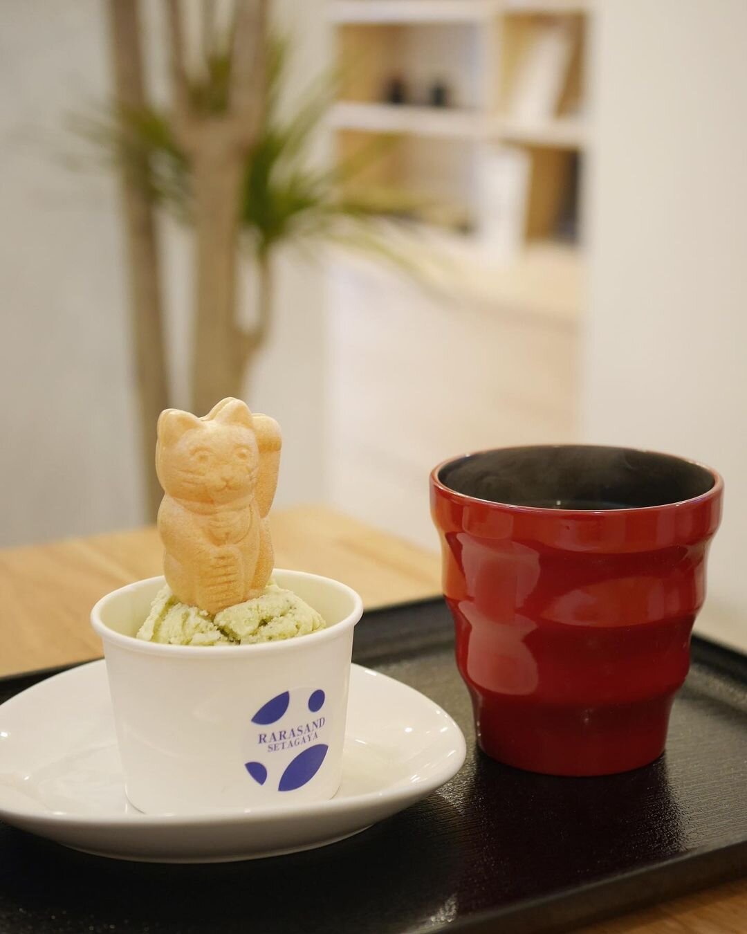 世田谷区豪徳寺のRarasandの招き猫モチーフのお菓子