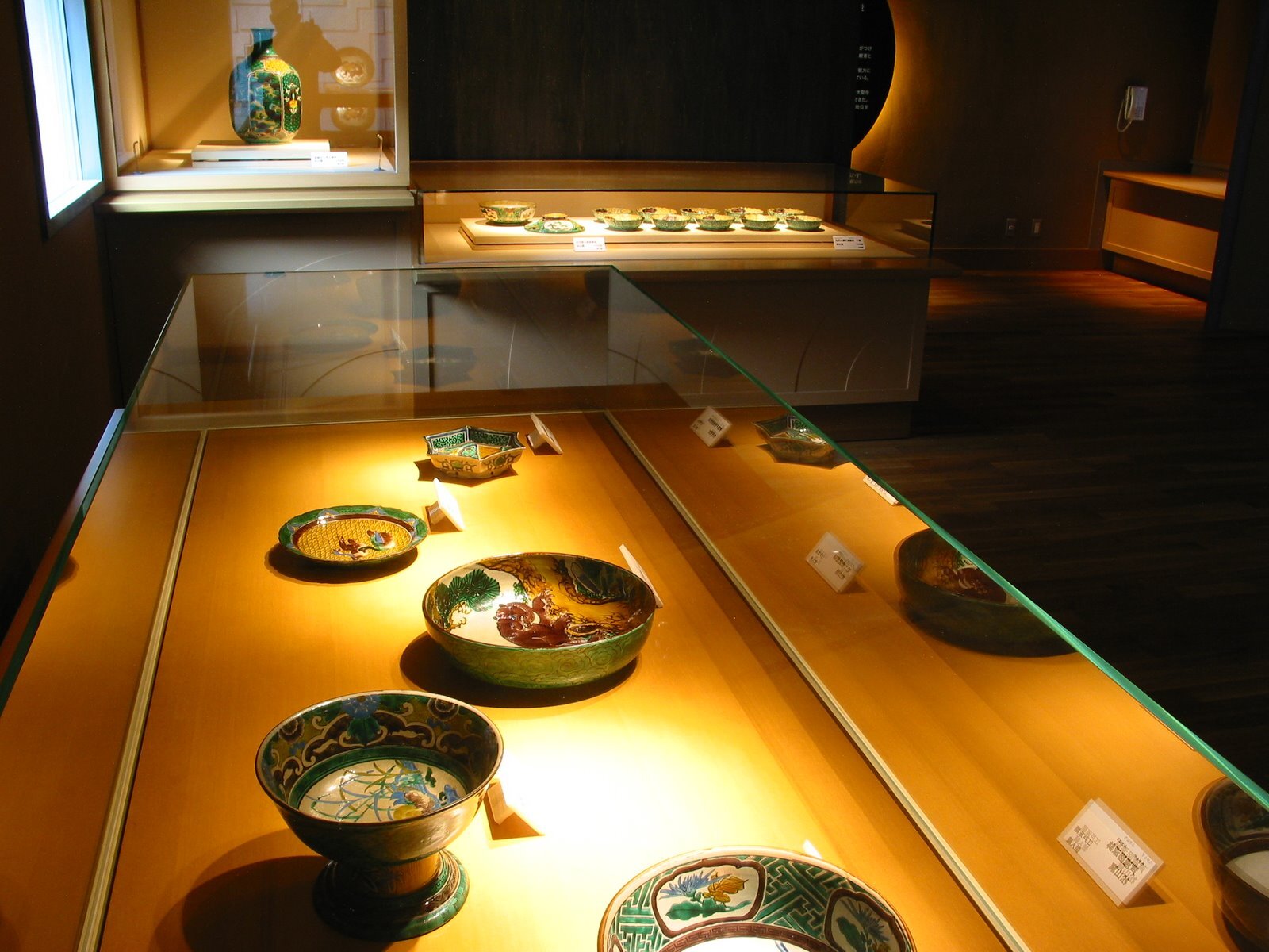 石川県の伝統工芸品・九谷焼の美術館