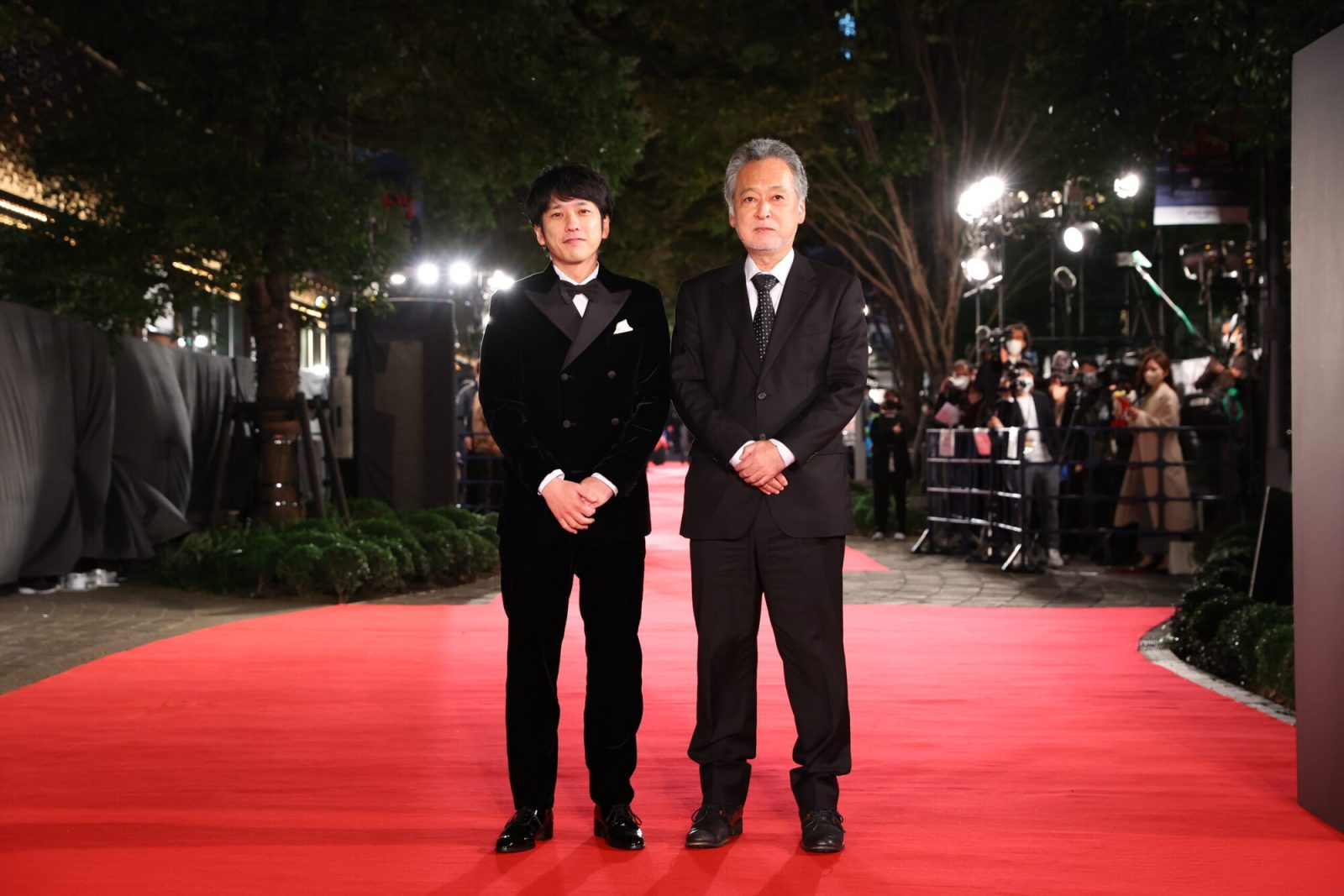 東京国際映画祭に出席した二宮和也さん、瀬々敬久監督