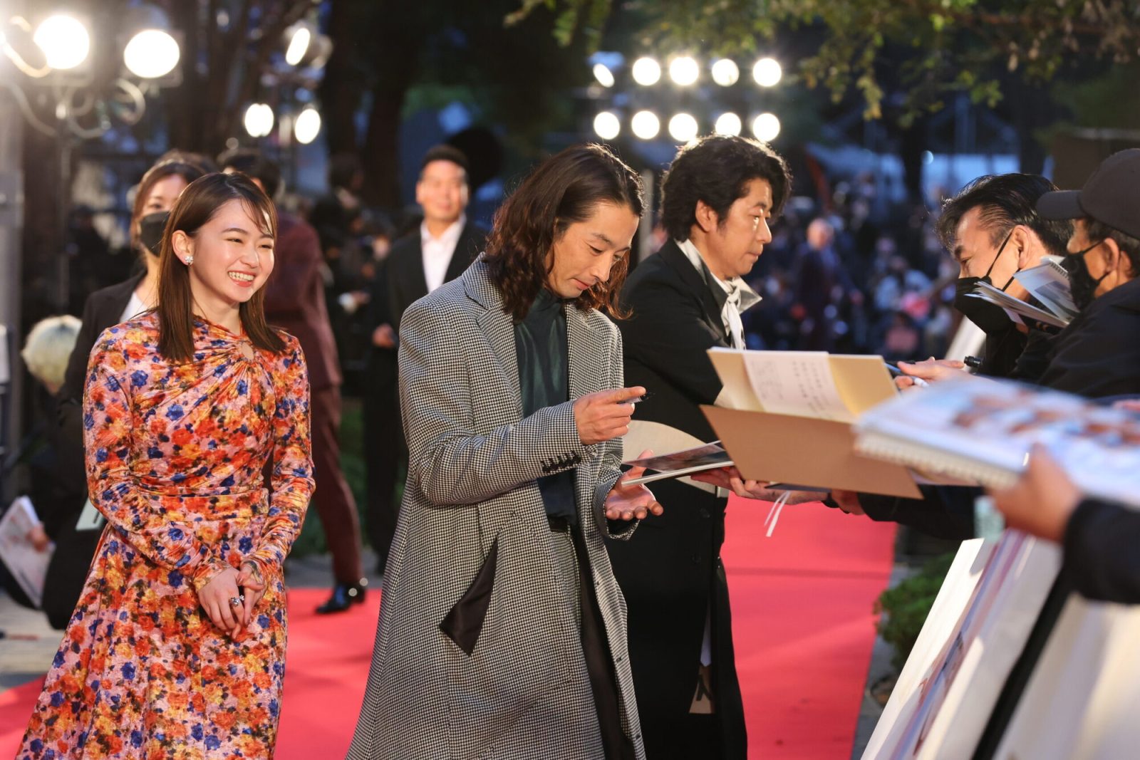 東京国際映画祭に出席した「山女」の俳優陣