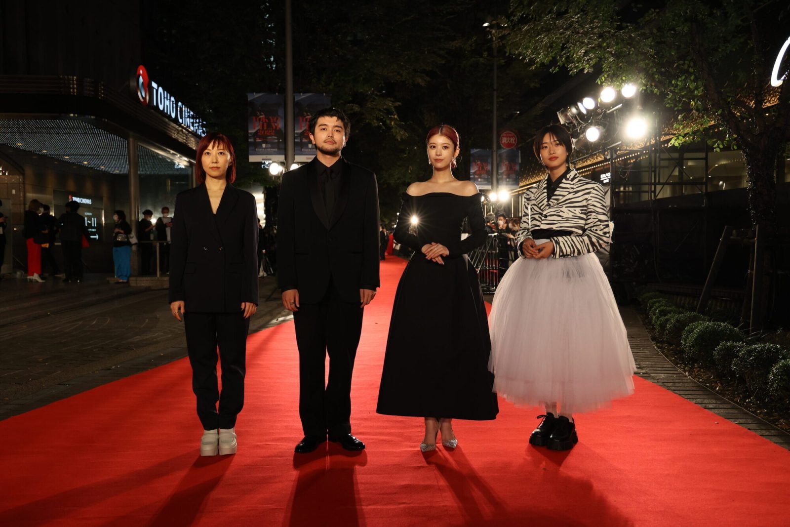 東京国際映画祭に出席した「ひとりぼっちじゃない」の監督・俳優陣