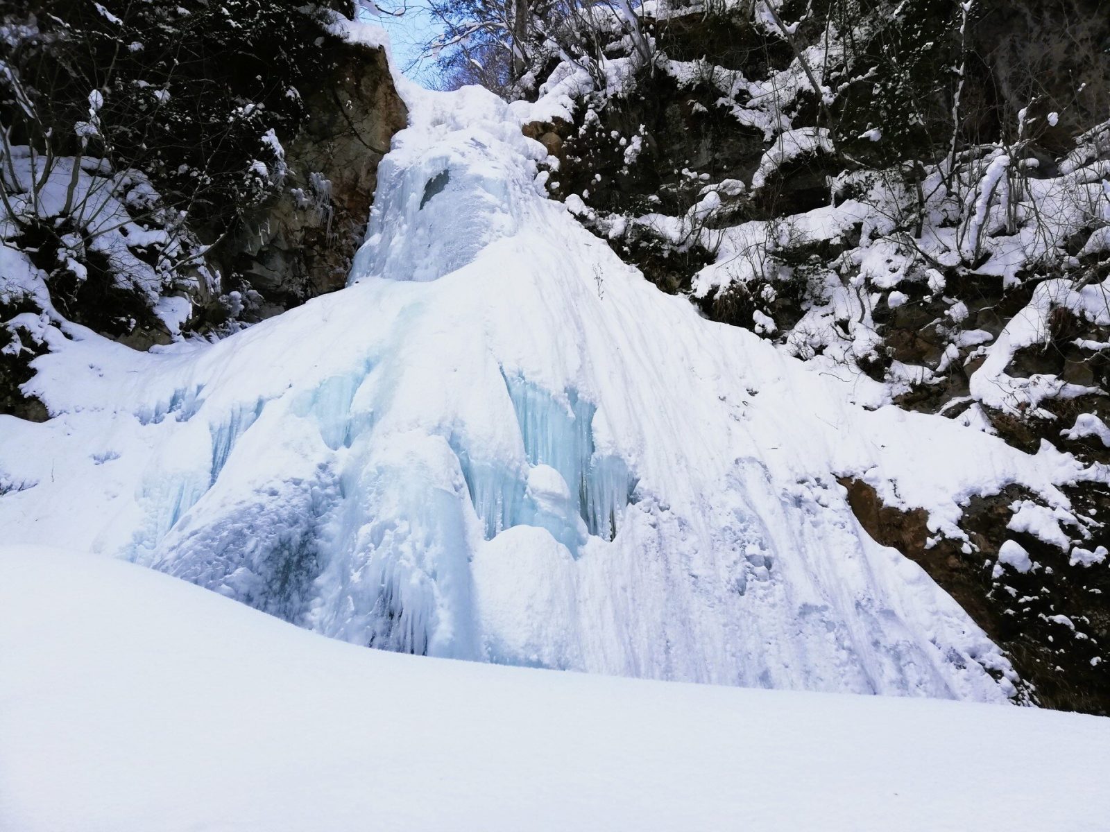 八幡平の絶景「七滝の氷瀑」