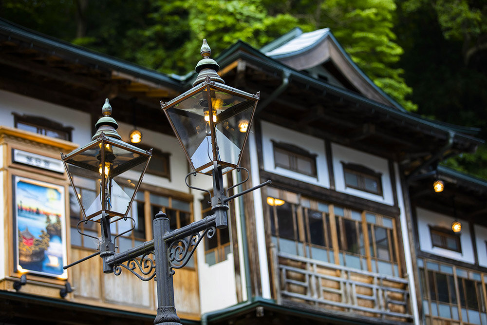銀山温泉の本館古勢起屋