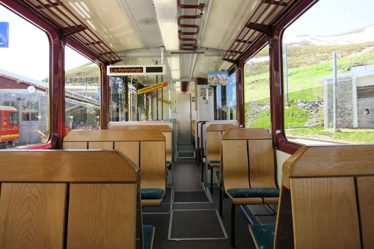 『愛の不時着』に登場するスイスの列車