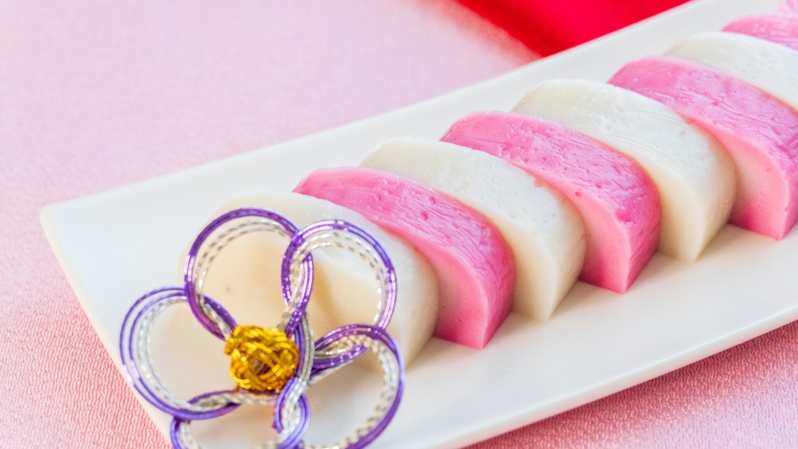 年明けうどん人気のトッピング「かまぼこ」