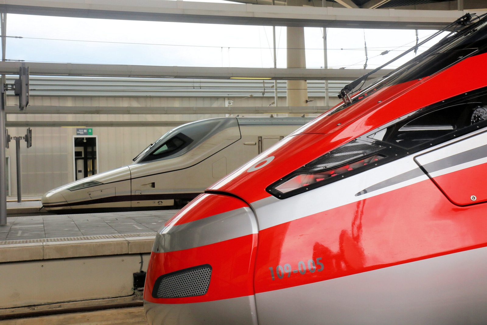 スペインの高速列車AVEとiryo