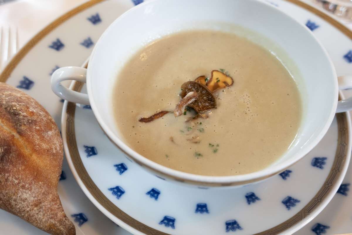 オート麦を使って作られた特製スープ