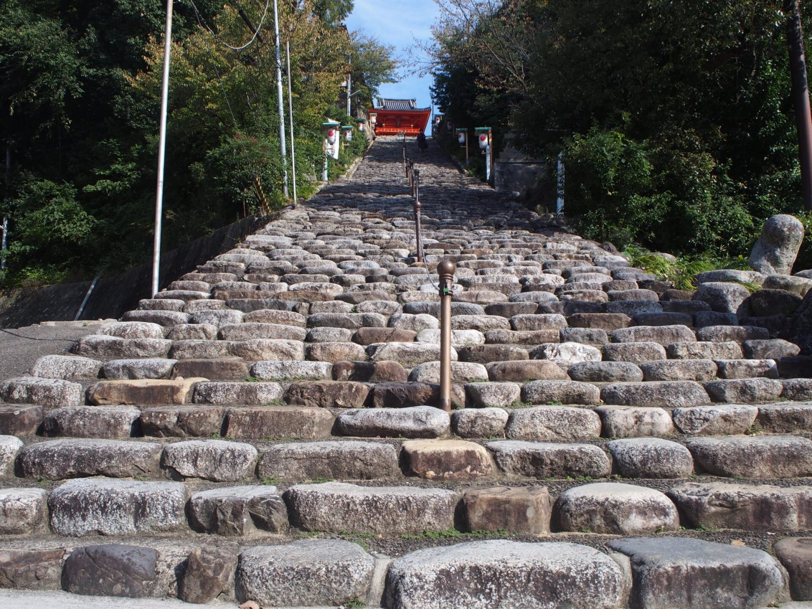 道後温泉の観光スポット伊佐爾波神社