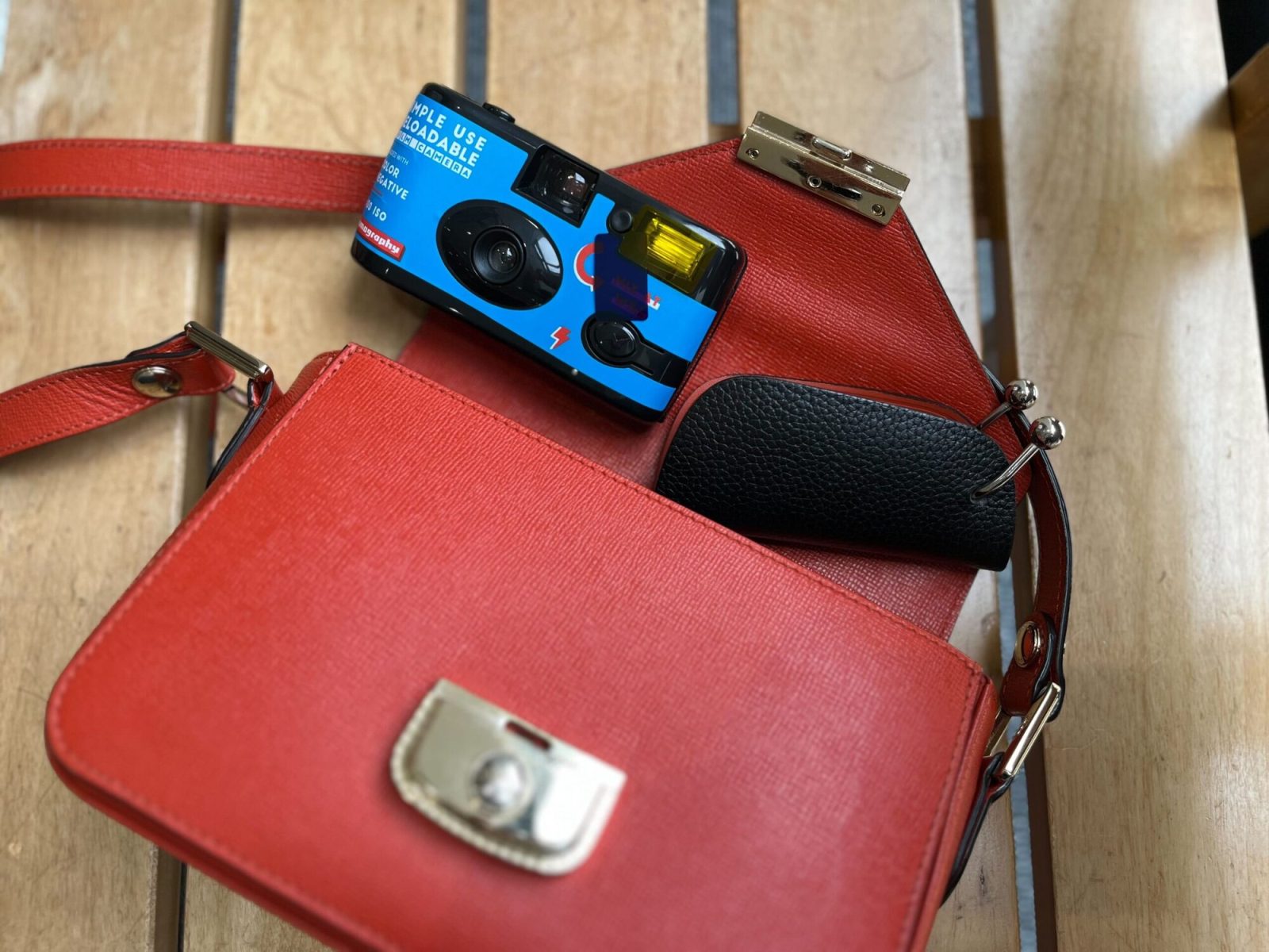 lomographyのsimple use reloadable film camera