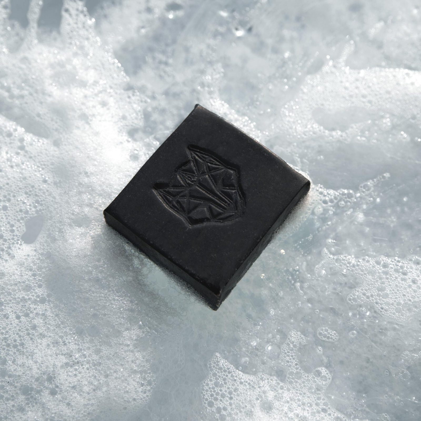 SNOW FOX SKINCAREのブラッククレイシャンプーバー