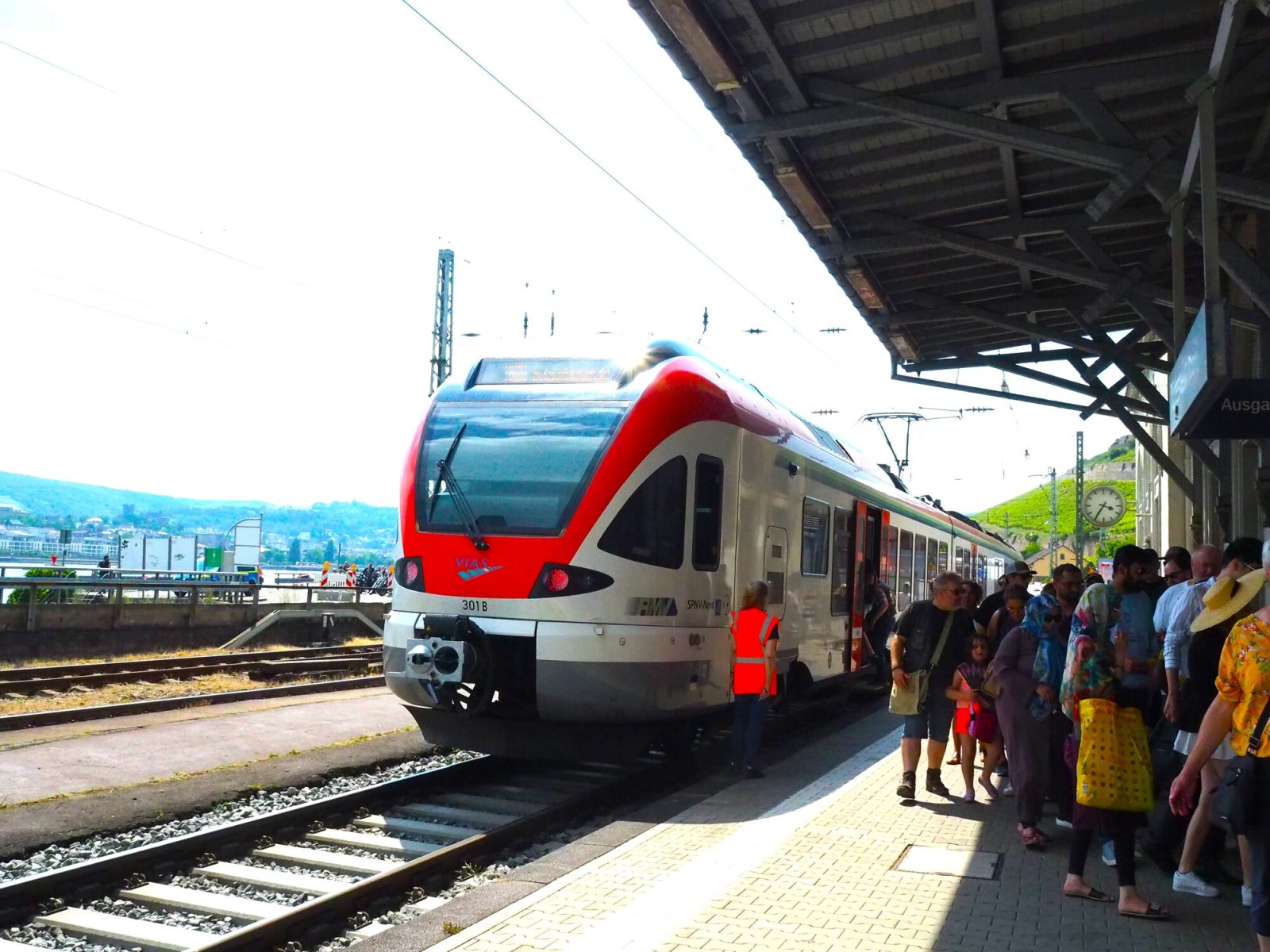 フランクフルト中央駅を通る列車