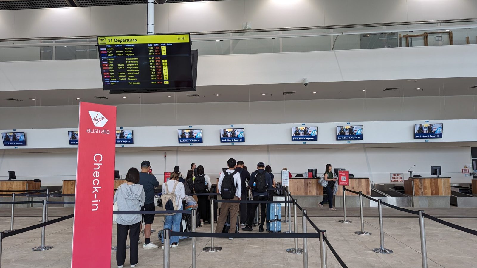 ケアンズ空港のチェックインカウンター