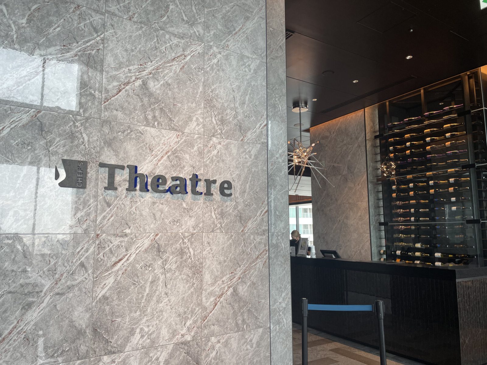 メズム東京のレストランTheatre