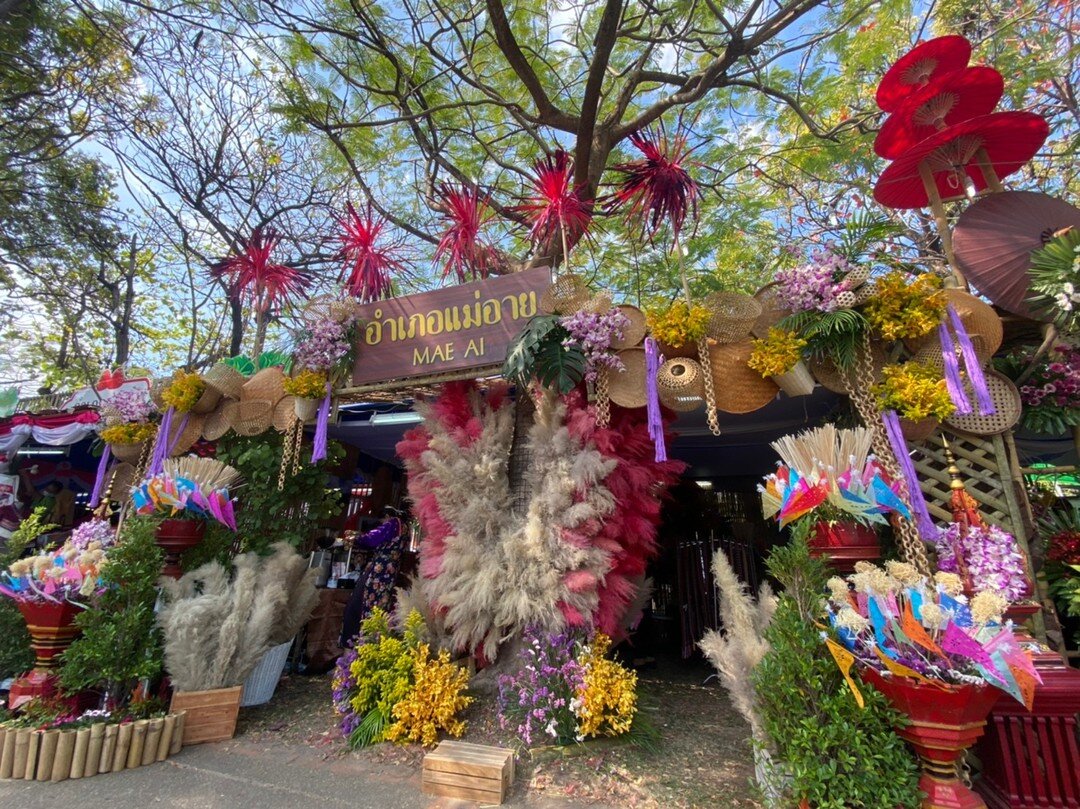 チェンマイ花祭りで出る特産品ブース