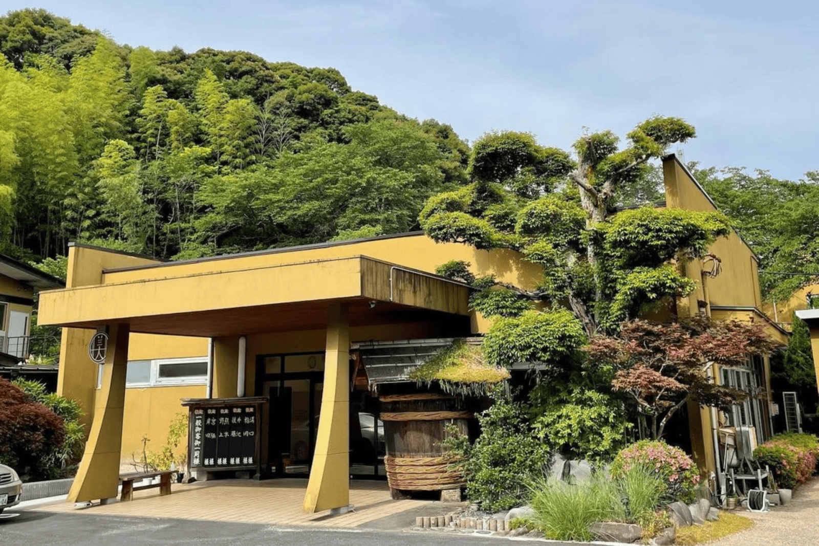島根県湯の川温泉の外観