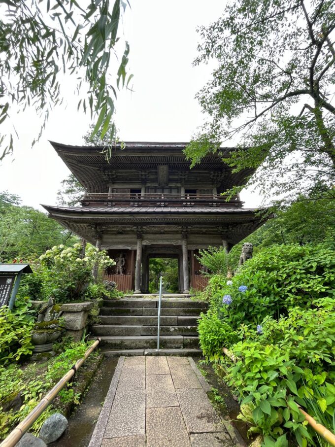 青龍山吉祥寺の山門