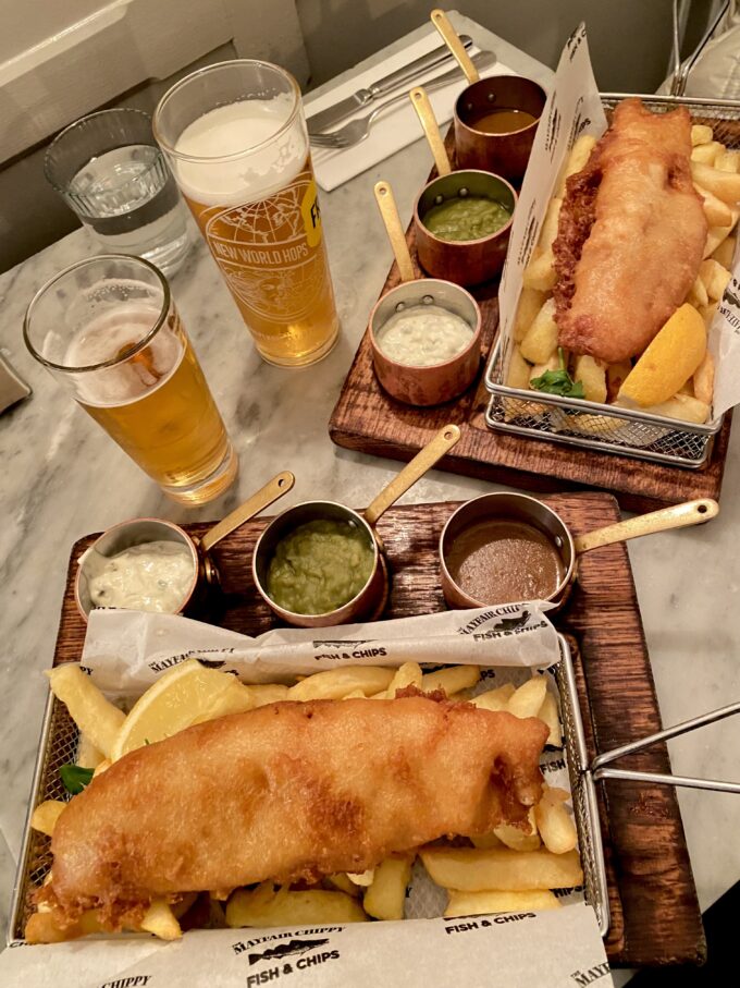 ロンドンのシーフードレストラン「The Mayfair Chippy」の料理