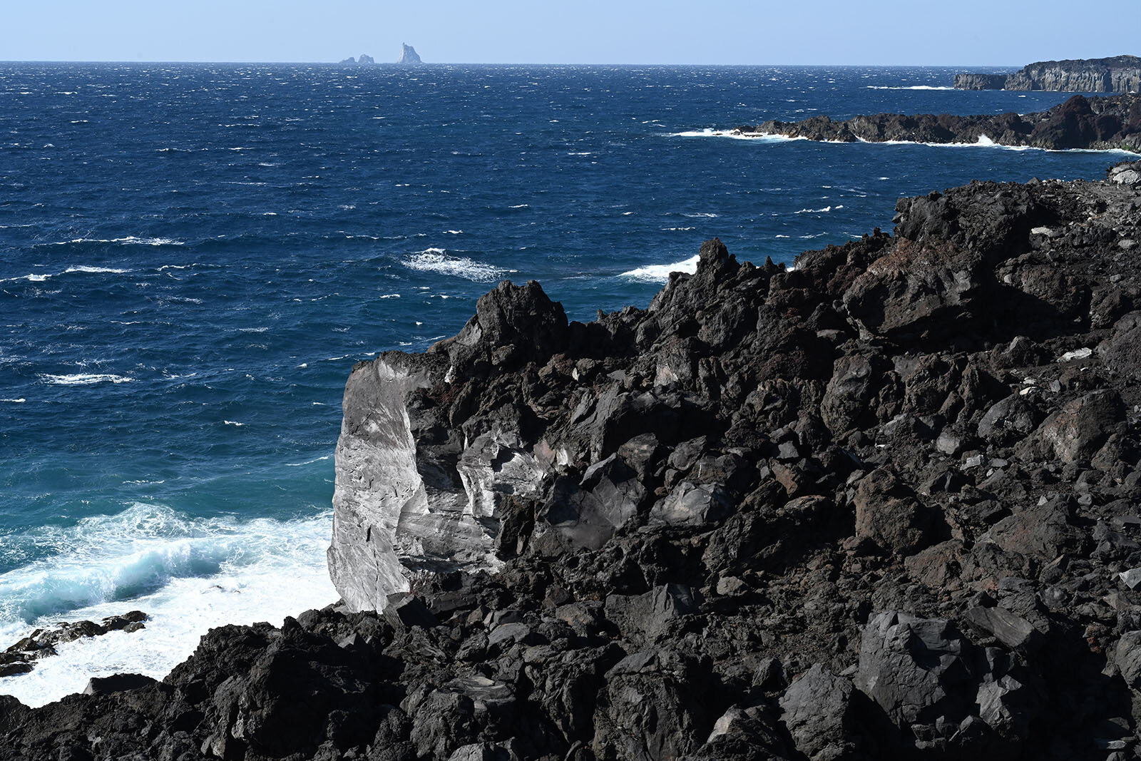 三宅島の新鼻新山