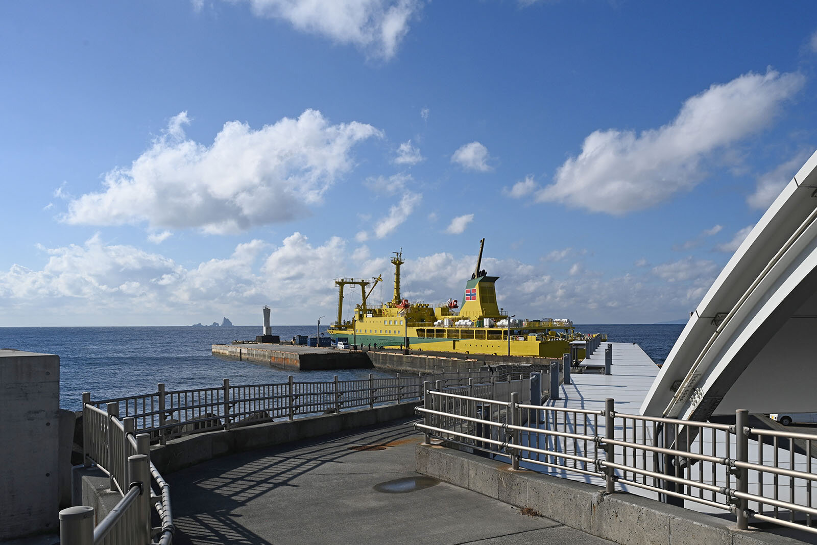 三宅島の錆ヶ浜港