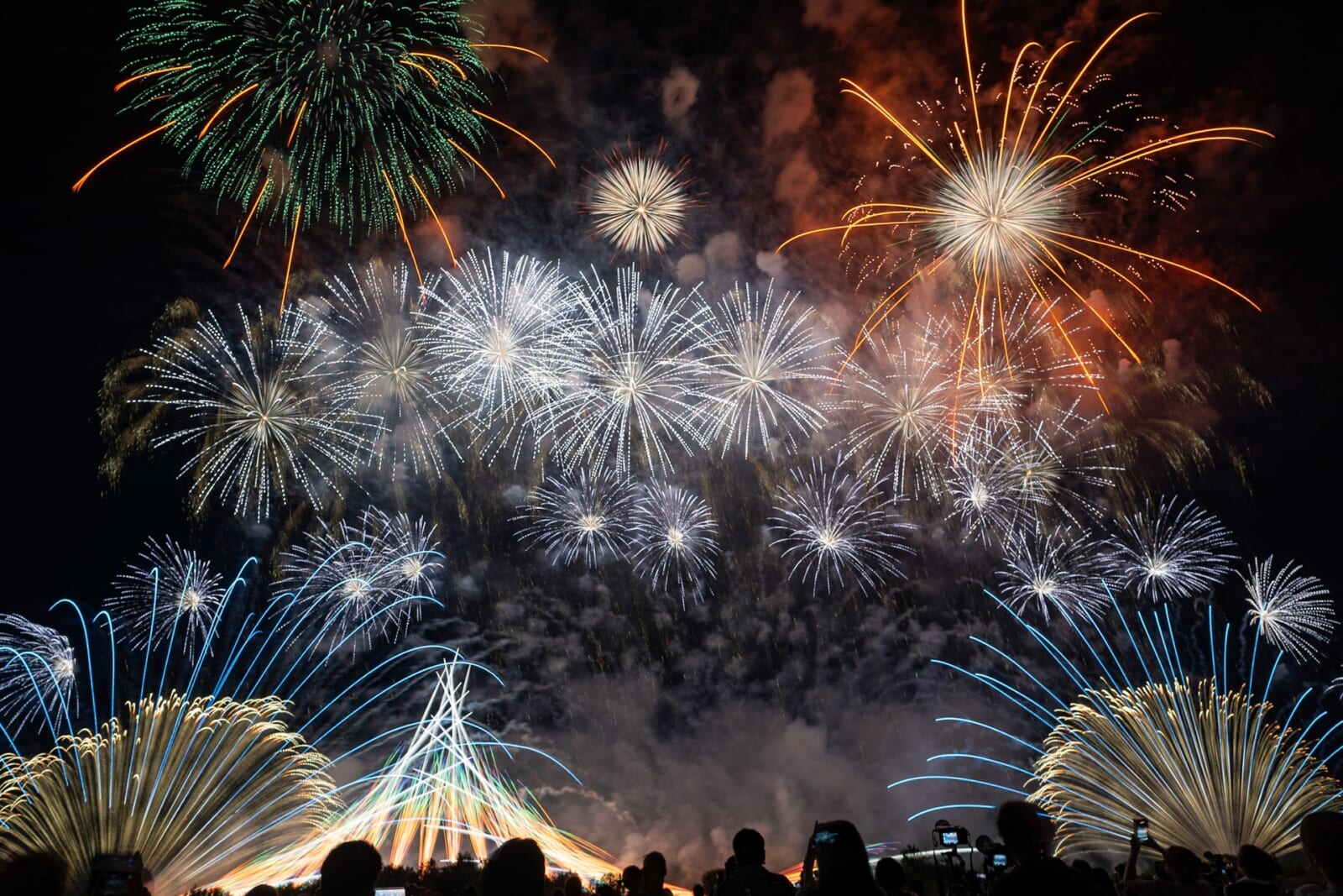 心を打つ、光と音の芸術！2026年東北の感動花火大会8選