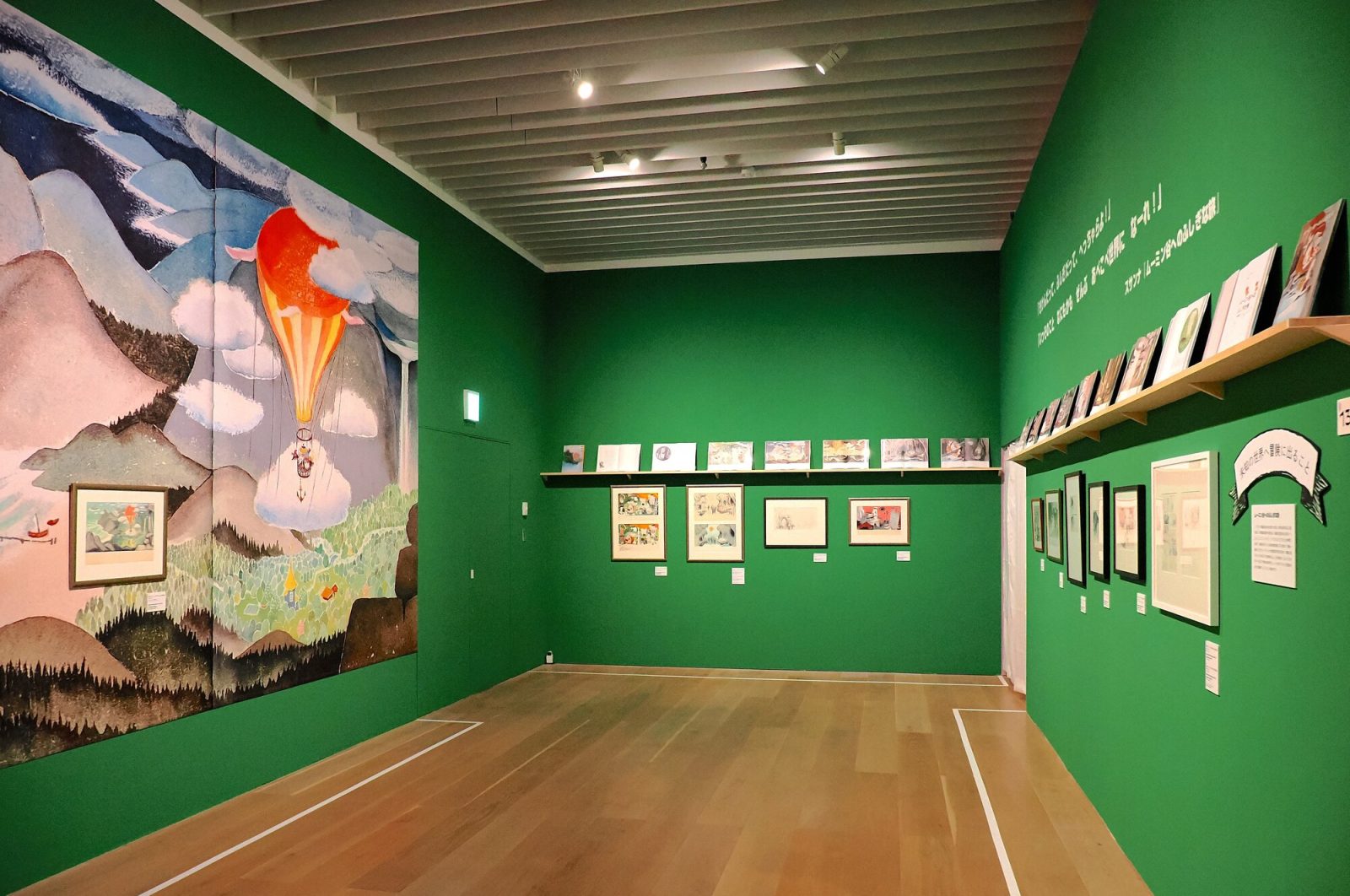 絵本『ムーミン谷へのふしぎな旅』のために描かれたスケッチの展示風景