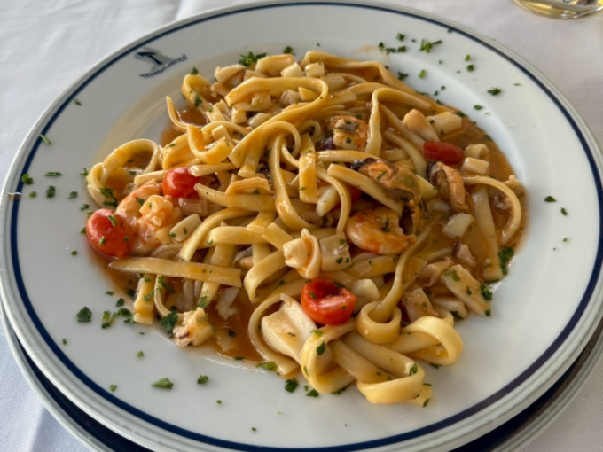 ナポリのレストラン「Transatlantico」のパスタ