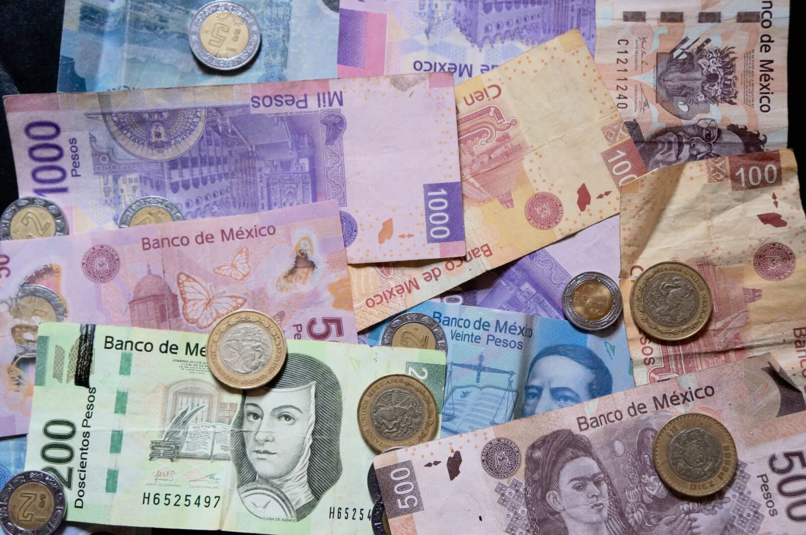 メキシコで流通しているメキシコペソ(MXN)の紙幣と硬貨