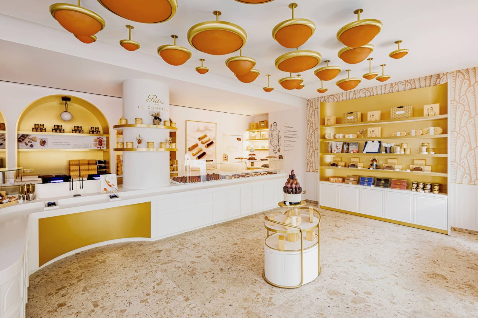 Ritz Paris Le Comptoir Sèvres店内の様子